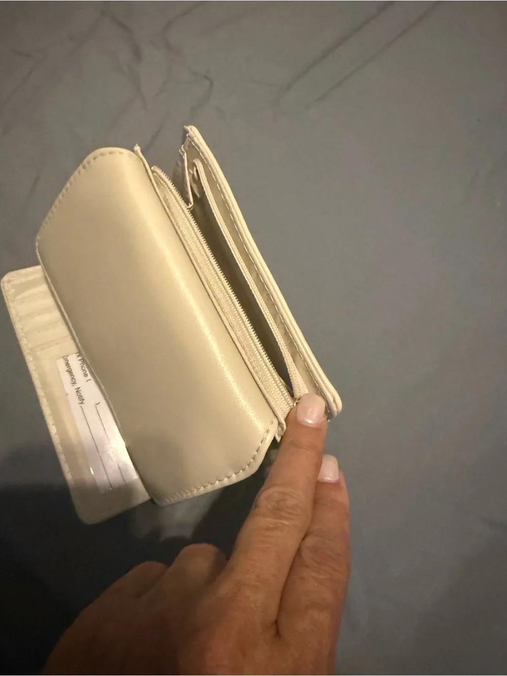 Compact Faux Leather Trifold Cream Card Holder Wallet - Sleek Everyday Organizer